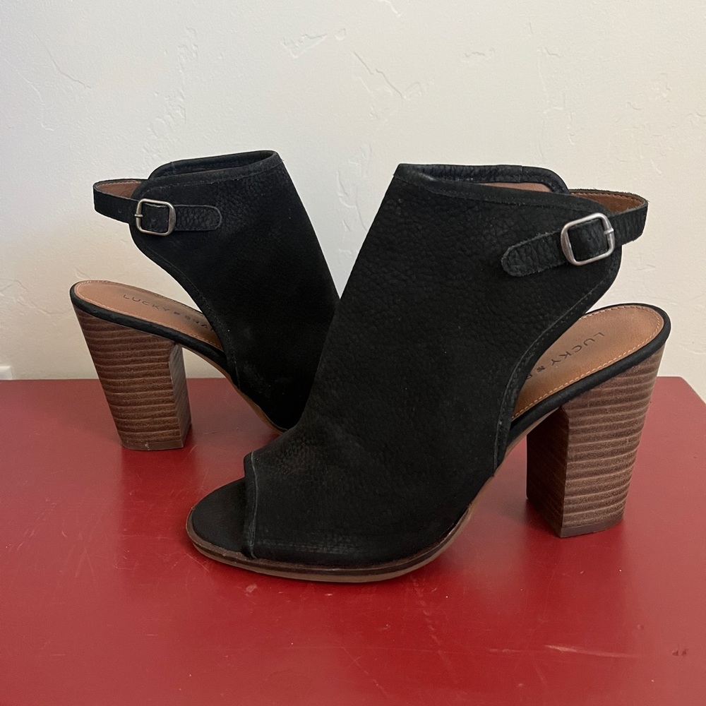 Lucky Brand 🍀 Lisza peep-toe block heels